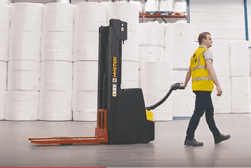 HYSTER® S1 0 1 6 pedestrian pallet stackers
