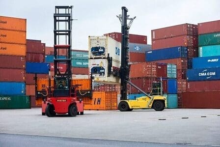 HCS TRIALS NEW HYSTER EMPTY CONTAINER HANDLER IN PORT OF HAMBURG B aangepast