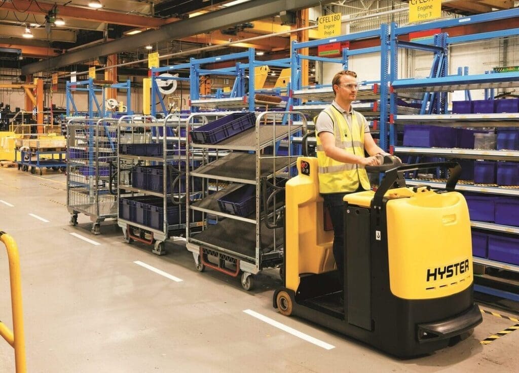 Hyster Tugger Train c